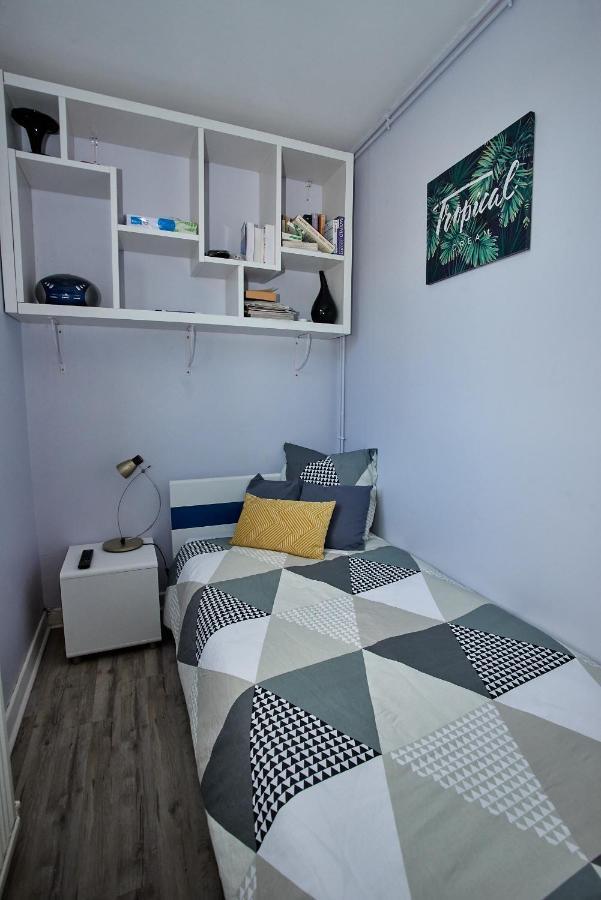 Chambres A Louer Dans Appartement Balcon - Wifi - Parking Gratuit เนอแวร์ ภายนอก รูปภาพ